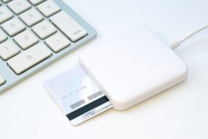 令和２年４月１日から電子申告が義務付けられる「特定法人」とは