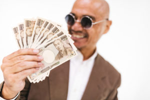 お客さんに「お釣りはいらないよ」と言われた場合の会計処理と消費税