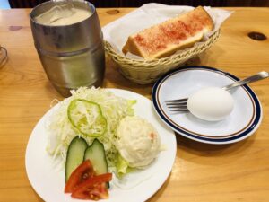 喫茶店のモーニングセットの一部を持ち帰る場合の軽減税率の適用判定