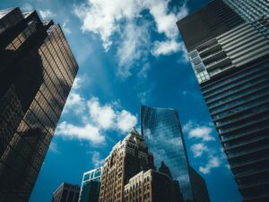 法人が地代家賃を前受した場合、契約上の支払日に収益計上できるのか