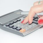 消費税の納税義務判定に用いる「基準期間」とは？法人と個人事業者の違い