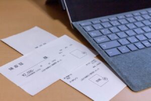 他者が経費を立替払いした場合の適格請求書（インボイス）の保存要件